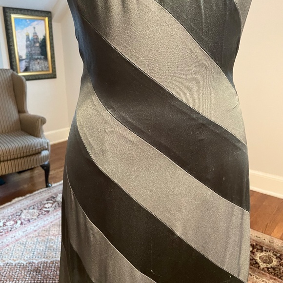 Luxury Paris Designer Jacques Molko Gray Bias Silk evening gown - Picture 3 of 14